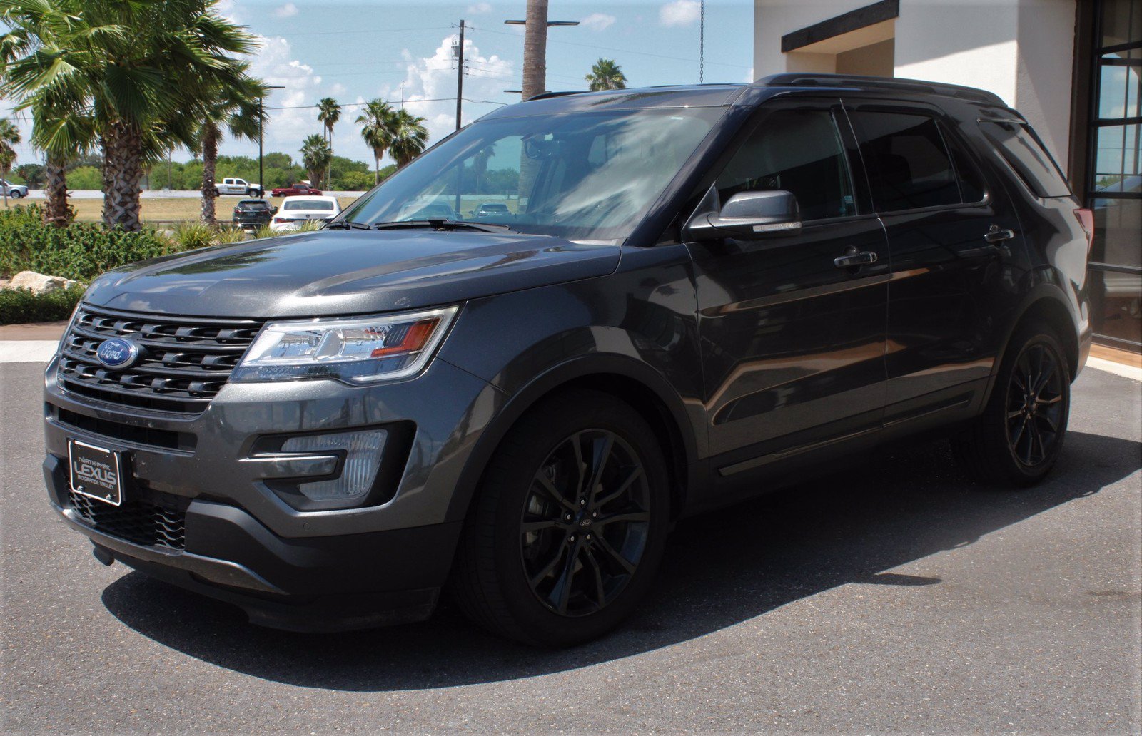 Pre-Owned 2017 Ford Explorer XLT FWD