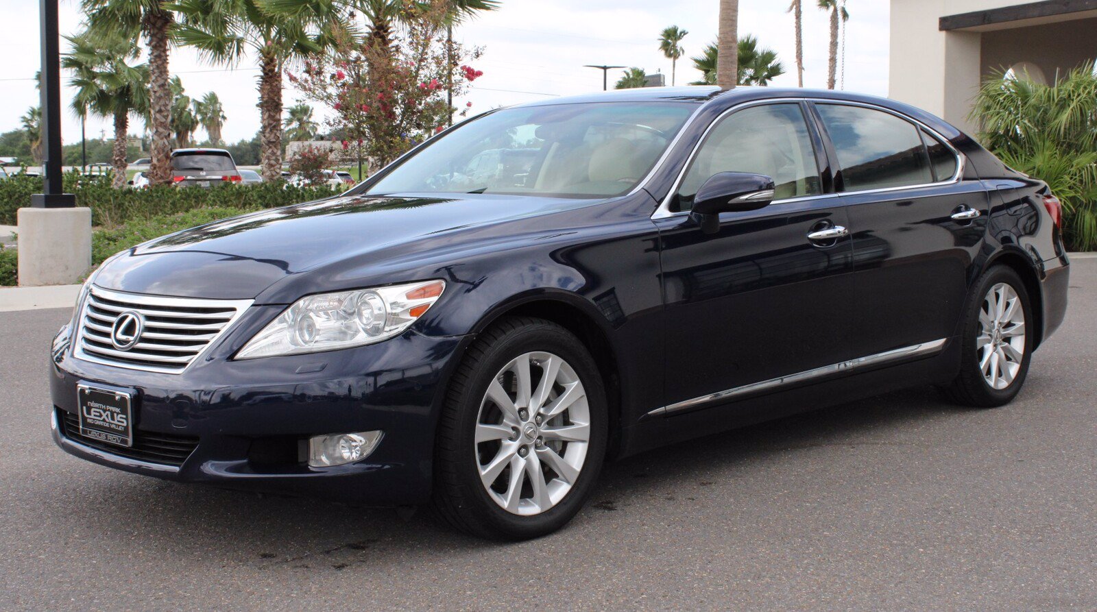 Pre-Owned 2010 Lexus LS 460 4dr Sdn L AWD